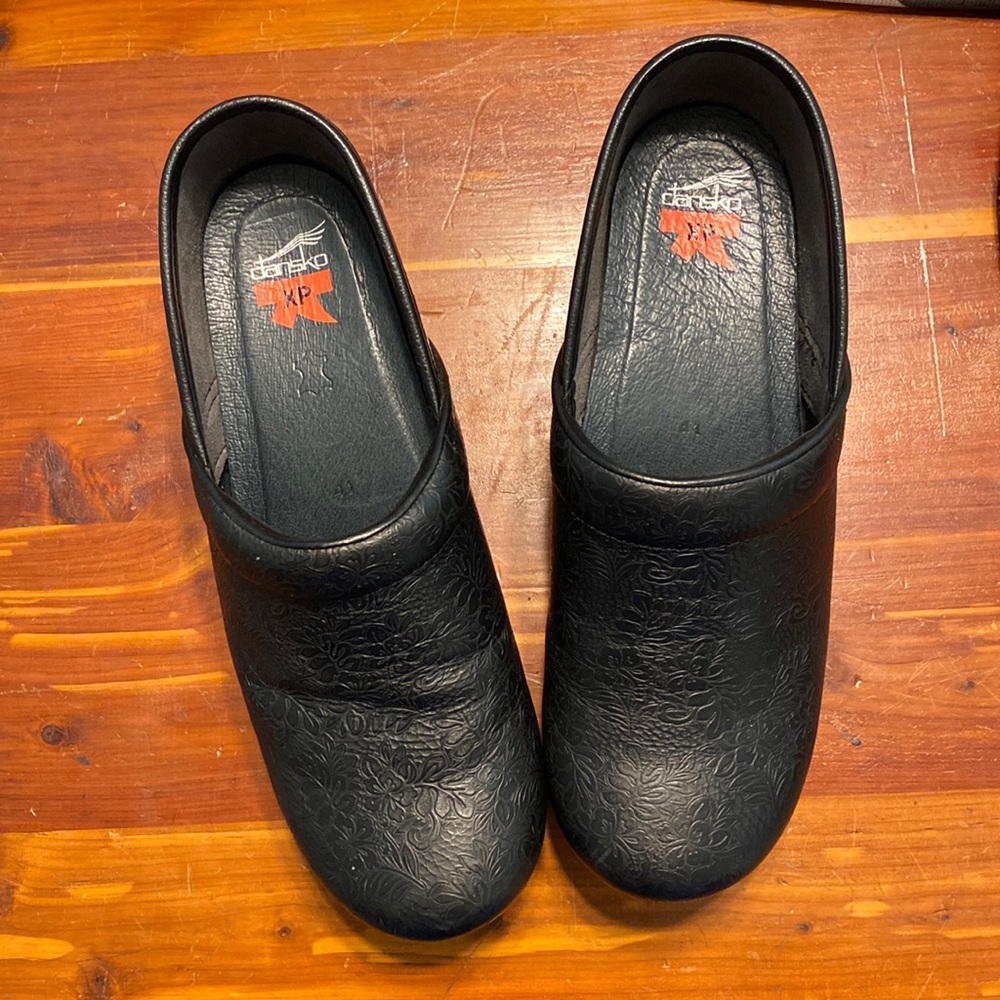 Dansko XP Tooled Black Leather